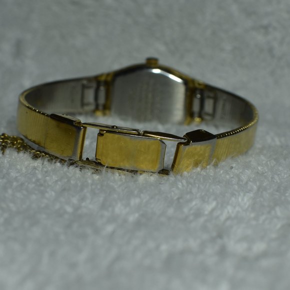 VTG Pulsar Gold Tone Quartz Watch w/ Safety Chain - Picture 9 of 15